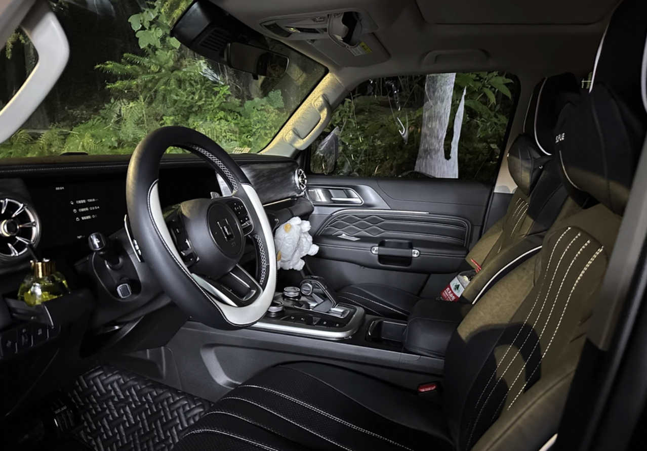 Xevaban.com ở 214 Giải Phóng là đơn vị chuyên cung cấp phụ kiện oto, đồ chơi oto, phụ tùng oto, phụ kiện tank 300, đồ chơi tank 300, xevaban, 214 giải phóng, bọc vô lăng tank 300, ốp vô lăng tank 300, trang trí vô lăng tank 300.